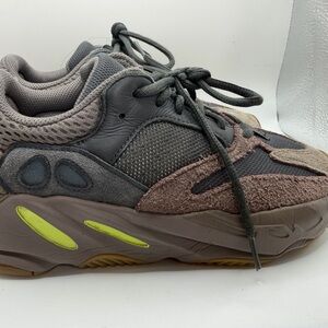 Yeezy Athletic Shoes in Gray and Brown